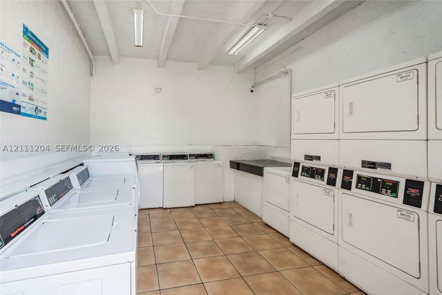 2440 NW 39th Way 202, Lauderdale Lakes, FL 33311