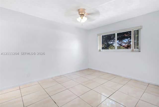 2440 NW 39th Way 202, Lauderdale Lakes, FL 33311