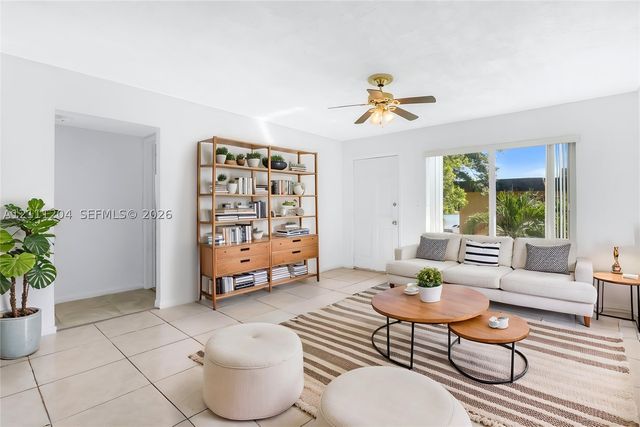 2440 NW 39th Way 202, Lauderdale Lakes, FL 33311