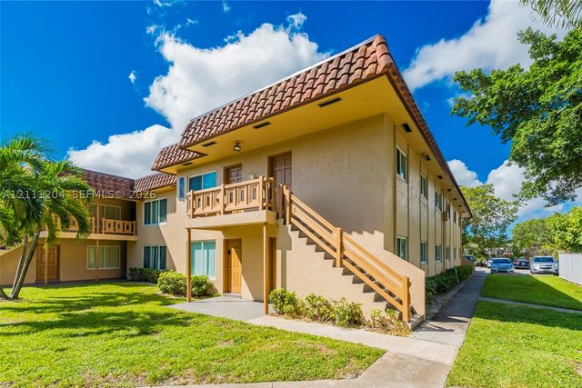 2440 NW 39th Way 202, Lauderdale Lakes, FL 33311