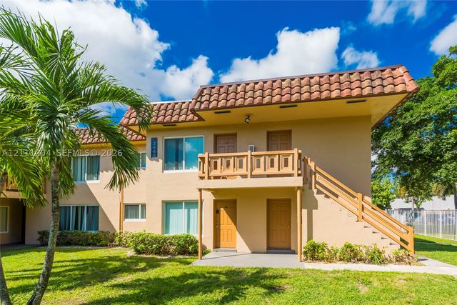 2440 NW 39th Way 202, Lauderdale Lakes, FL 33311