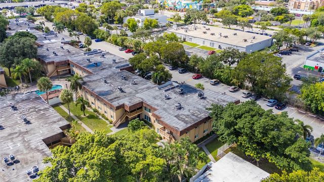 2440 NW 39th Way 202, Lauderdale Lakes, FL 33311