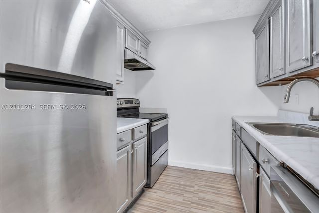 2440 NW 39th Way 202, Lauderdale Lakes, FL 33311