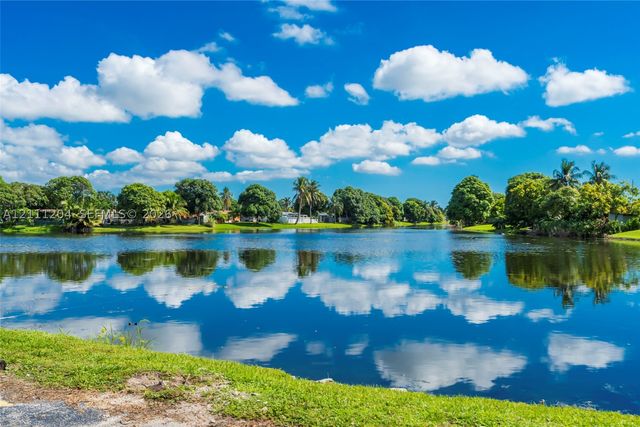 2440 NW 39th Way 202, Lauderdale Lakes, FL 33311