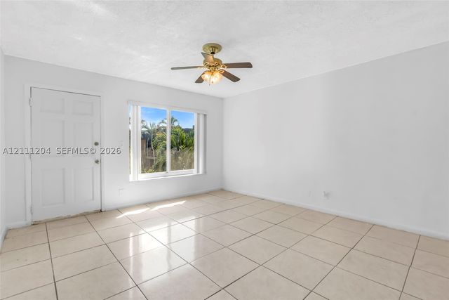 2440 NW 39th Way 202, Lauderdale Lakes, FL 33311