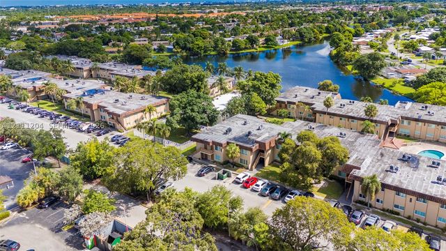 2440 NW 39th Way 202, Lauderdale Lakes, FL 33311