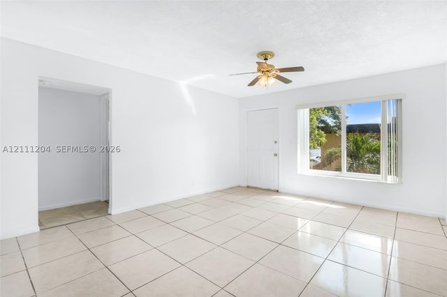 2440 NW 39th Way 202, Lauderdale Lakes, FL 33311