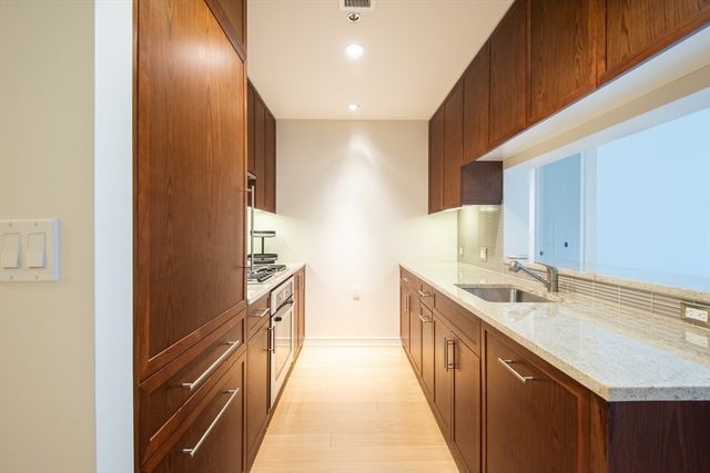 580 Washington St 6F, Boston, MA 02111
