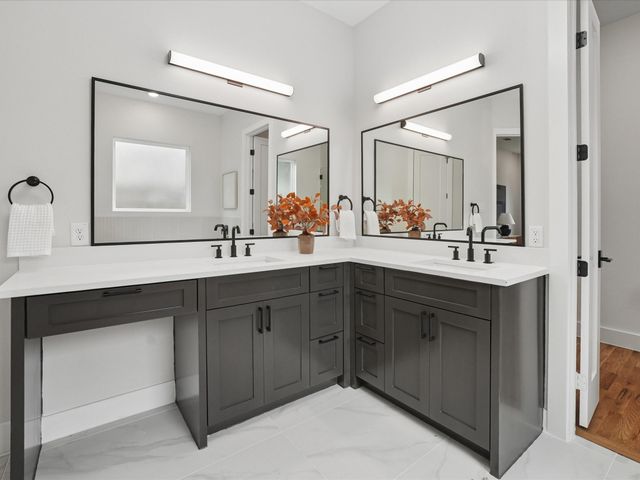 2610 Emmett Street, Dallas, TX 75211