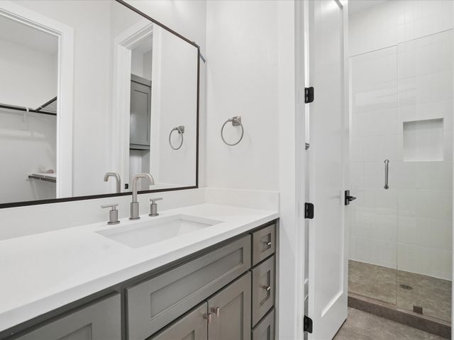 2610 Emmett Street, Dallas, TX 75211