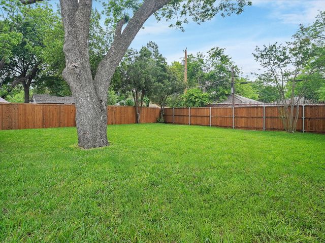 2610 Emmett Street, Dallas, TX 75211