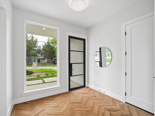 2610 Emmett Street, Dallas, TX 75211