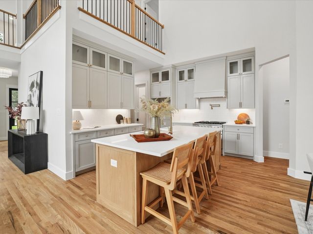 2610 Emmett Street, Dallas, TX 75211