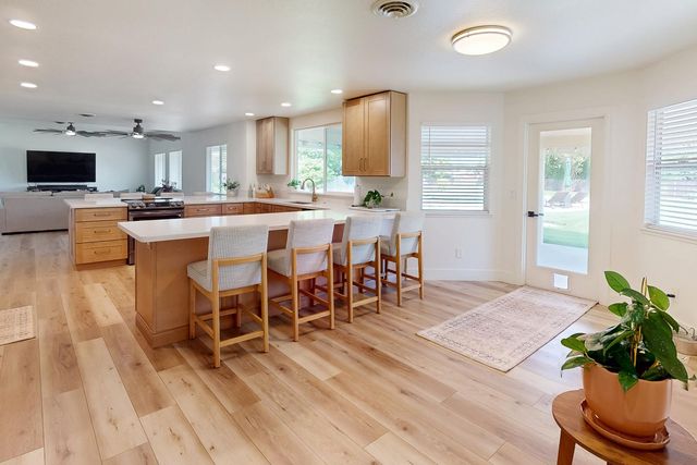 521 Daniel Dr, Yuba City, CA 95993