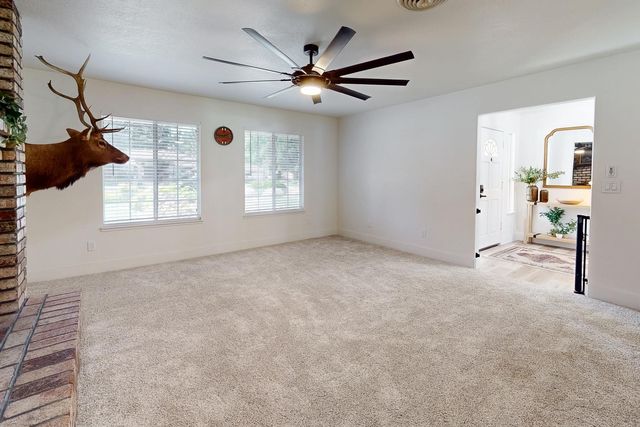 521 Daniel Dr, Yuba City, CA 95993