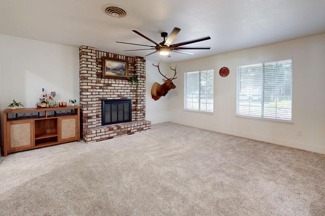 521 Daniel Dr, Yuba City, CA 95993