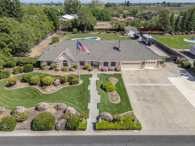 521 Daniel Dr, Yuba City, CA 95993