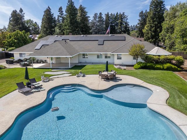 521 Daniel Dr, Yuba City, CA 95993