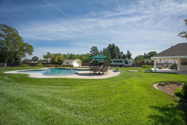 521 Daniel Dr, Yuba City, CA 95993