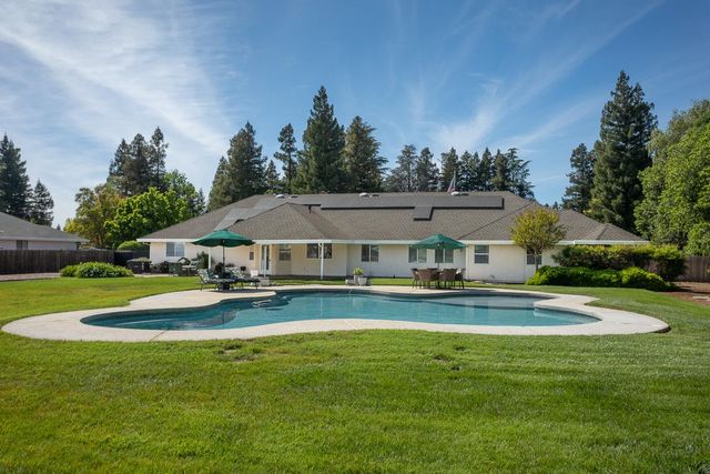 521 Daniel Dr, Yuba City, CA 95993