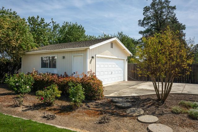 521 Daniel Dr, Yuba City, CA 95993