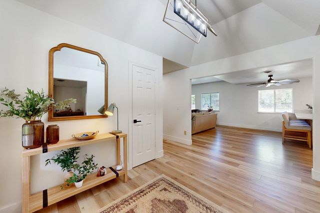 521 Daniel Dr, Yuba City, CA 95993