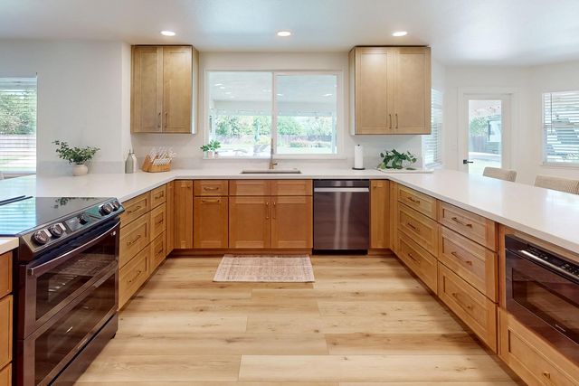 521 Daniel Dr, Yuba City, CA 95993