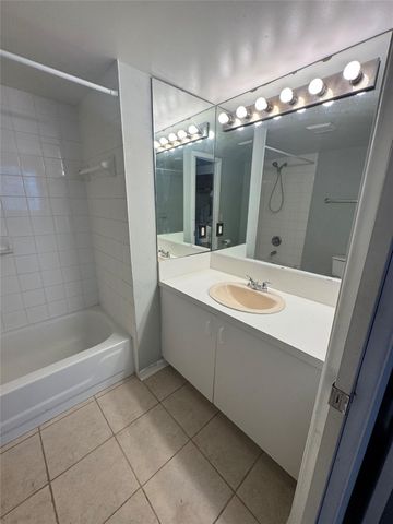 1721 Village Boulevard 204, West Palm Beach, FL 33409