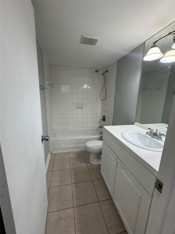 1721 Village Boulevard 204, West Palm Beach, FL 33409