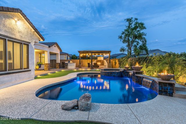 1535 W MOLLY Lane, Phoenix, AZ 85085