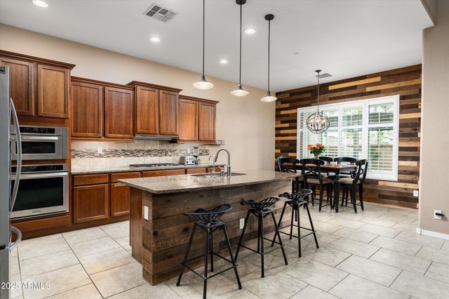 1535 W MOLLY Lane, Phoenix, AZ 85085