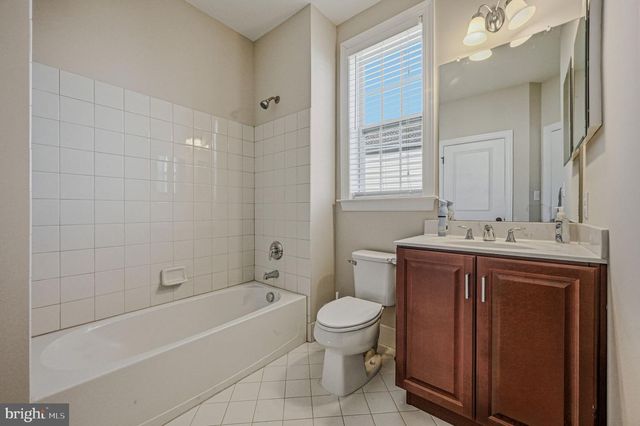 808 QUINN CT, New Castle, DE 19720