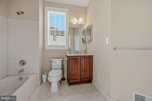 808 QUINN CT, New Castle, DE 19720