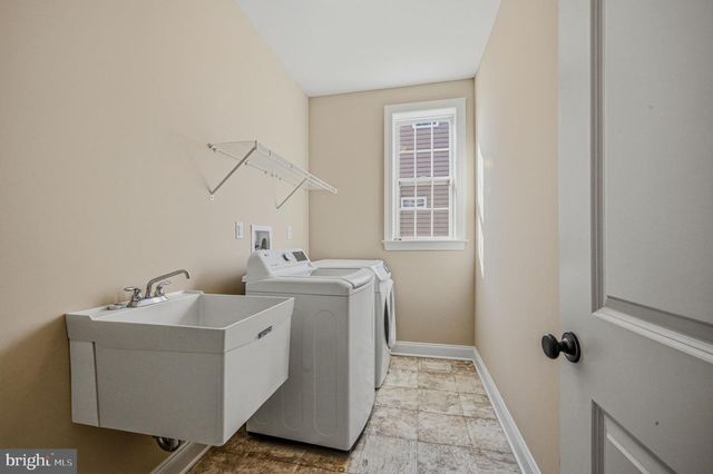 808 QUINN CT, New Castle, DE 19720