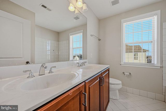 808 QUINN CT, New Castle, DE 19720