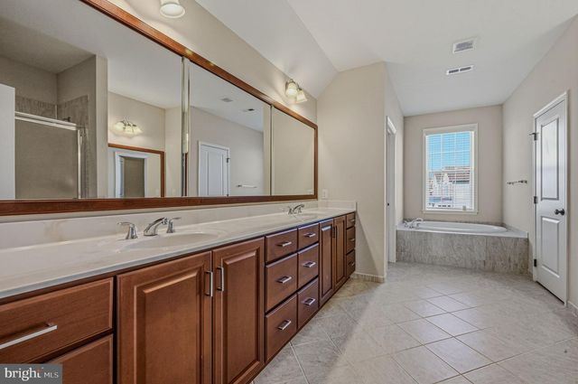 808 QUINN CT, New Castle, DE 19720