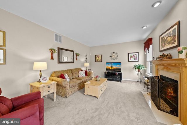 7 COLTS GAIT RD, Evesham, NJ 08053