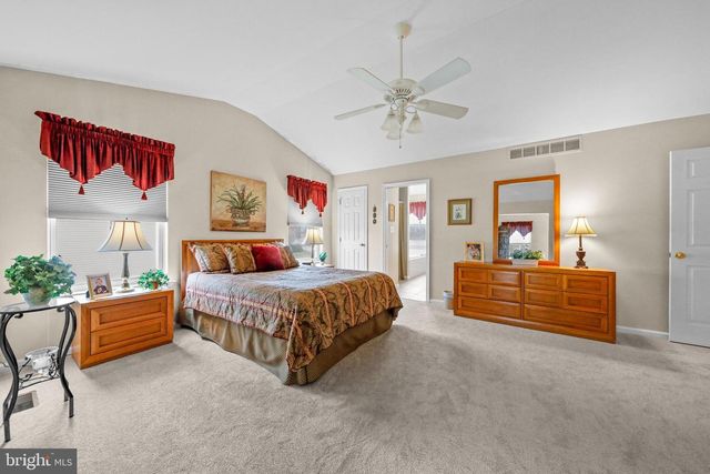 7 COLTS GAIT RD, Evesham, NJ 08053