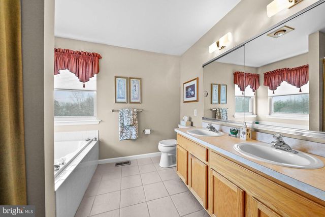 7 COLTS GAIT RD, Evesham, NJ 08053