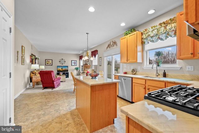 7 COLTS GAIT RD, Evesham, NJ 08053