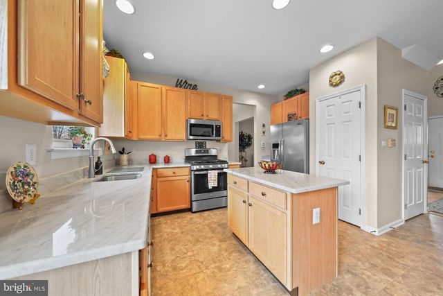 7 COLTS GAIT RD, Evesham, NJ 08053