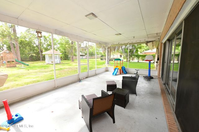 7620 DUCLAY FOREST Drive W, Jacksonville, FL 32244
