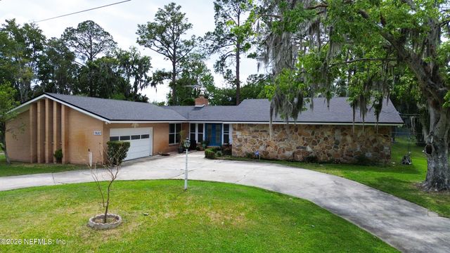 7620 DUCLAY FOREST Drive W, Jacksonville, FL 32244