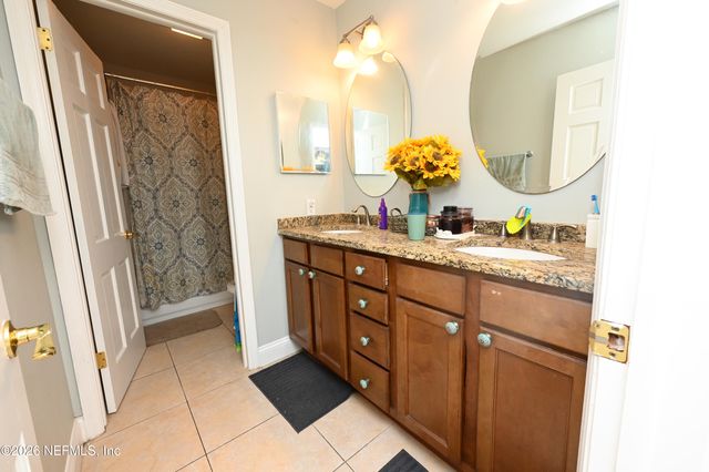 7620 DUCLAY FOREST Drive W, Jacksonville, FL 32244