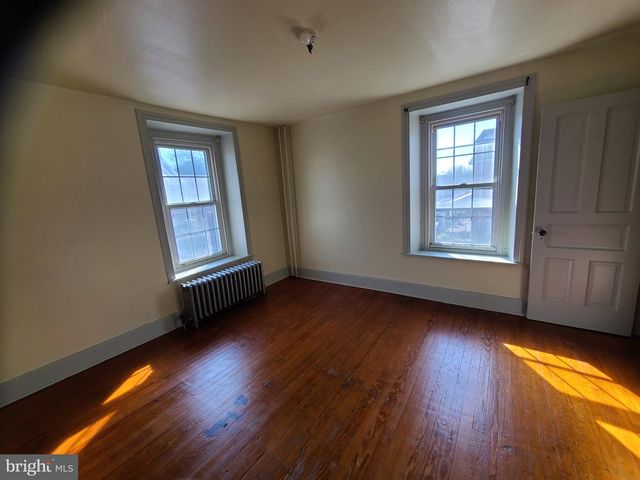 89 E HERMAN ST, Philadelphia, PA 19144