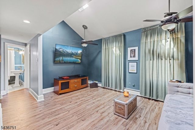 126 E Union St, Burlington City, NJ 08016