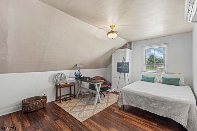 126 E Union St, Burlington City, NJ 08016