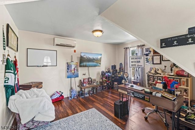 126 E Union St, Burlington City, NJ 08016
