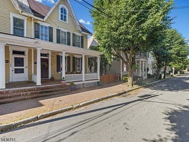126 E Union St, Burlington City, NJ 08016