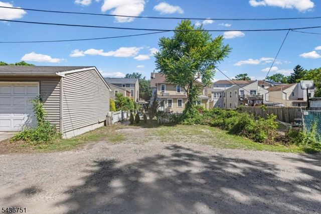 126 E Union St, Burlington City, NJ 08016